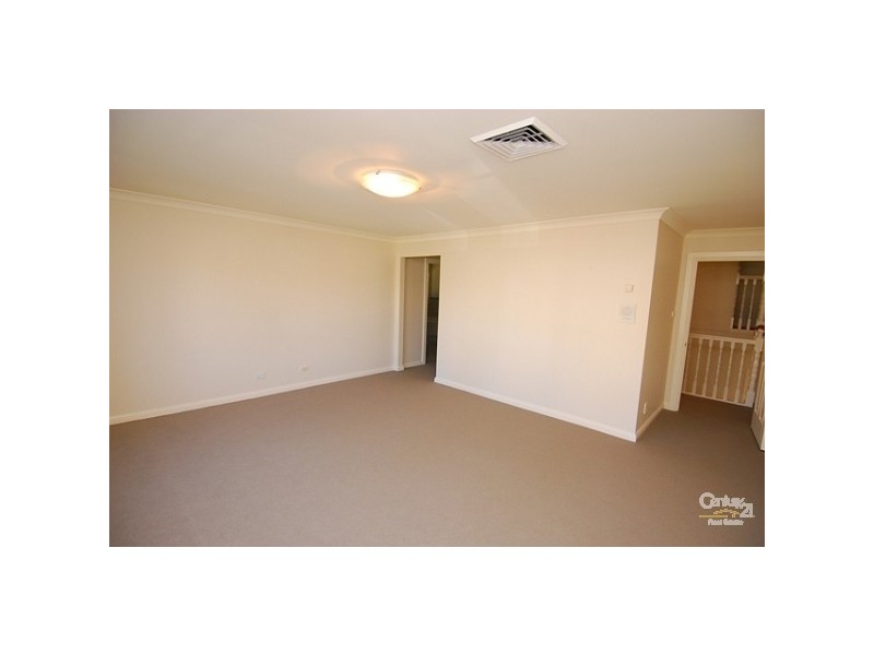 8 Lyneham Place, West Pennant Hills NSW 2125