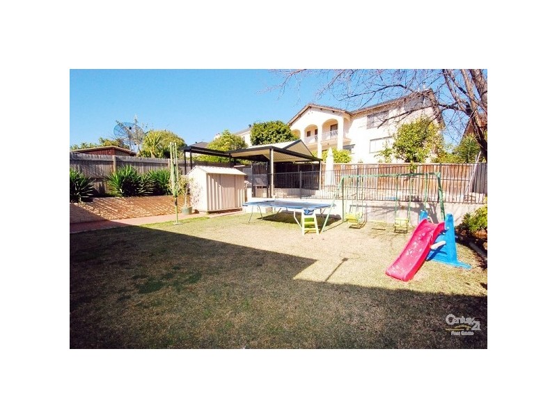 233 Caroline Chisholm Dr, Winston Hills NSW 2153