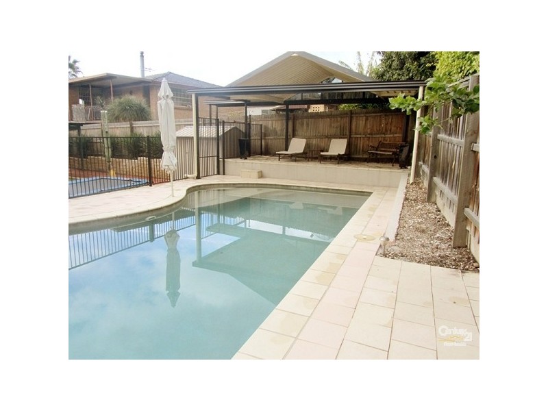 233 Caroline Chisholm Dr, Winston Hills NSW 2153