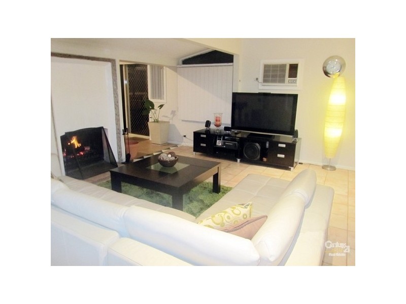233 Caroline Chisholm Dr, Winston Hills NSW 2153