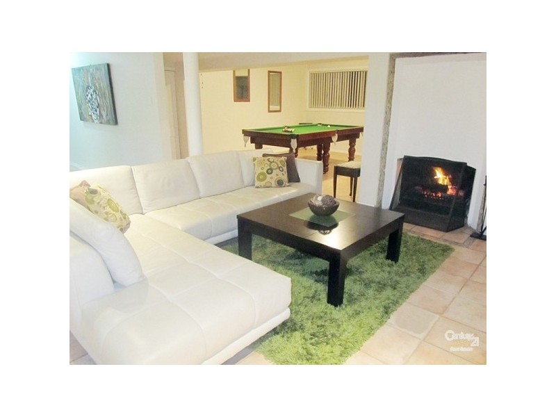 233 Caroline Chisholm Dr, Winston Hills NSW 2153