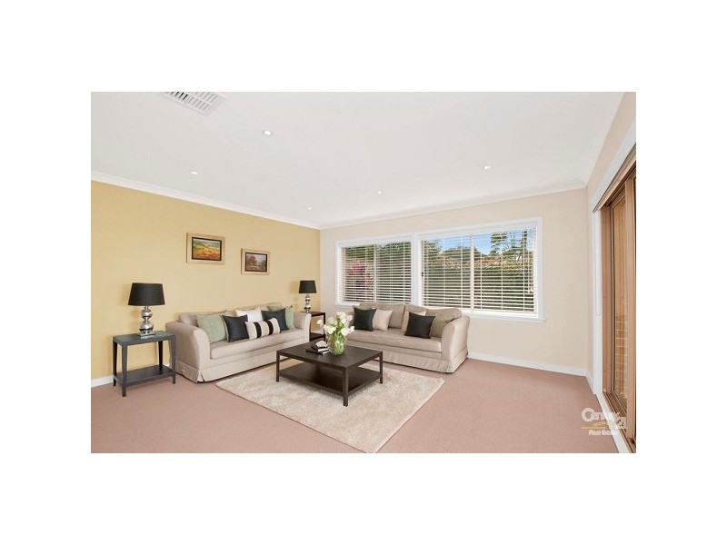 19 Springthorpe Way, Castle Hill NSW 2154