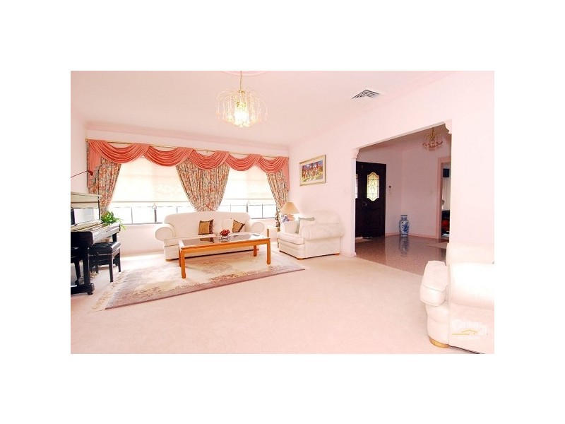 10 Salisbury Downs Drive, West Pennant Hills NSW 2125