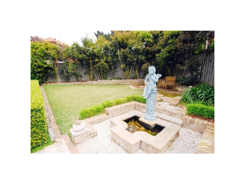 42 Kambah Place, West Pennant Hills NSW 2125