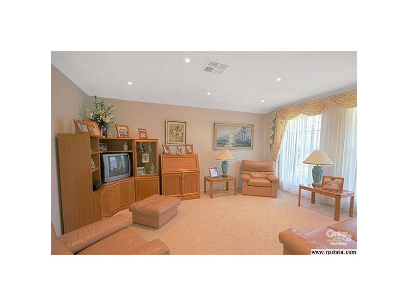 37 Oakhill Drive, Castle Hill NSW 2154