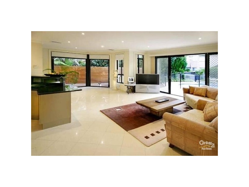 7 Freycinet Cl, Dural NSW 2158