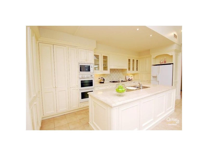 5 Carnarvon Avenue, Glenhaven NSW 2156