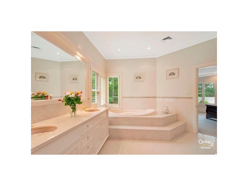 5 Carnarvon Avenue, Glenhaven NSW 2156