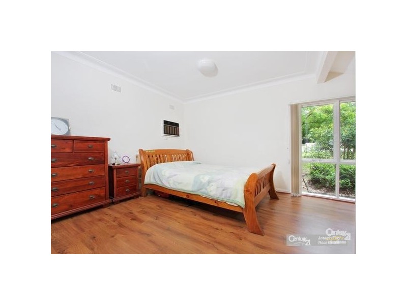 60 New Farm Rd, West Pennant Hills NSW 2125