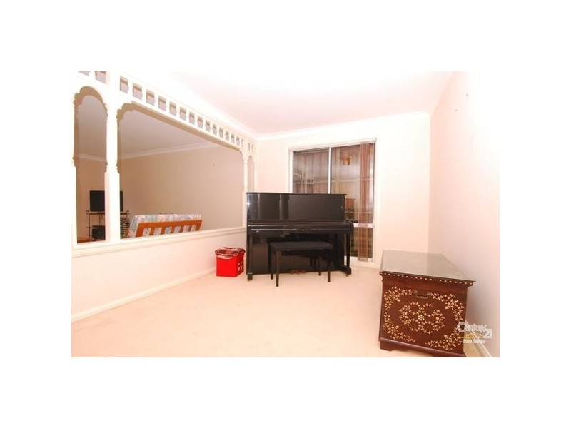 32 Belltree Cres, Castle Hill NSW 2154