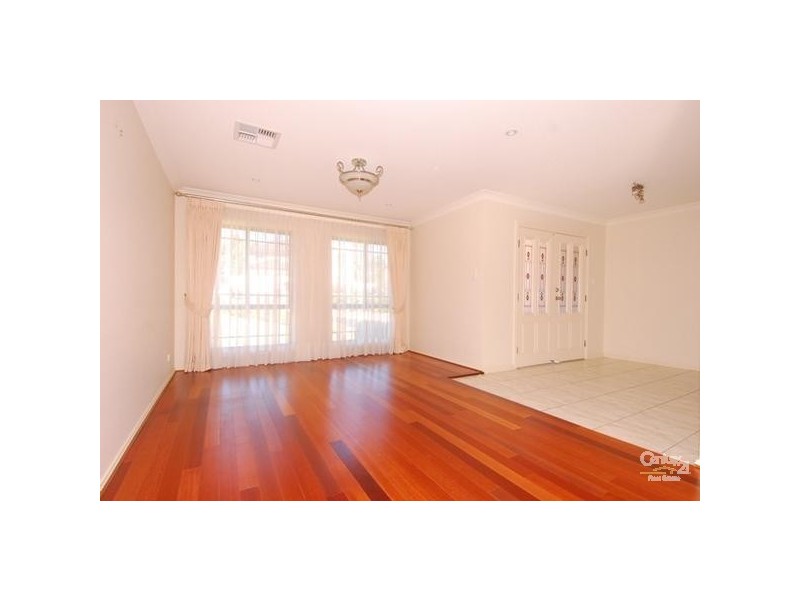 7 Mary Ann Pl, Cherrybrook NSW 2126