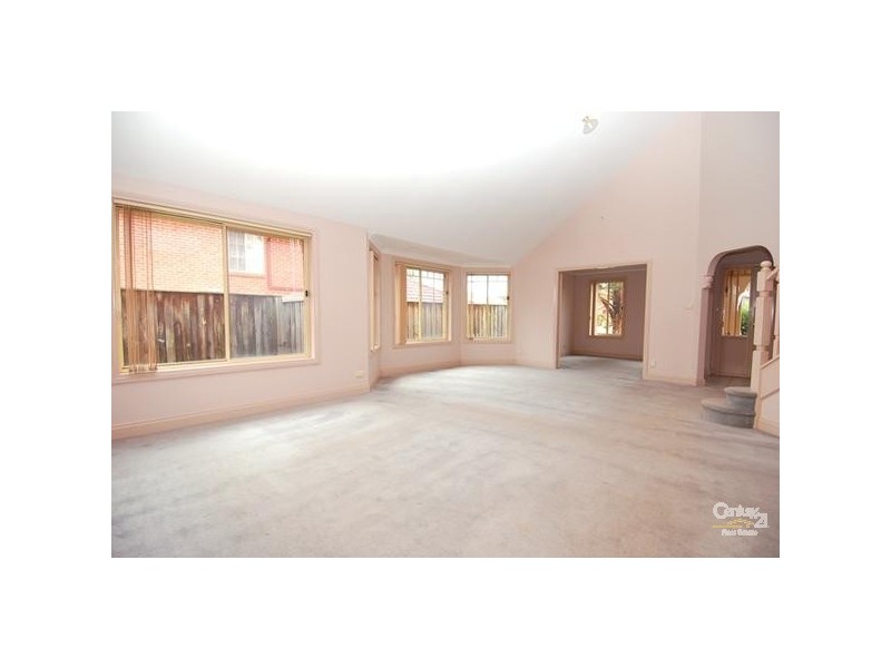 16 Tellicherry Cct, Beaumont Hills NSW 2155