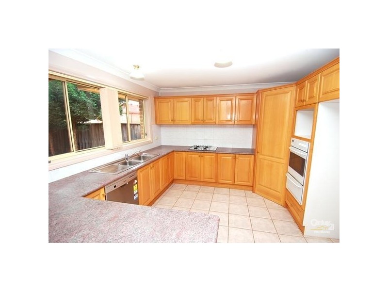 16 Tellicherry Cct, Beaumont Hills NSW 2155