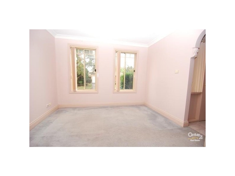 16 Tellicherry Cct, Beaumont Hills NSW 2155