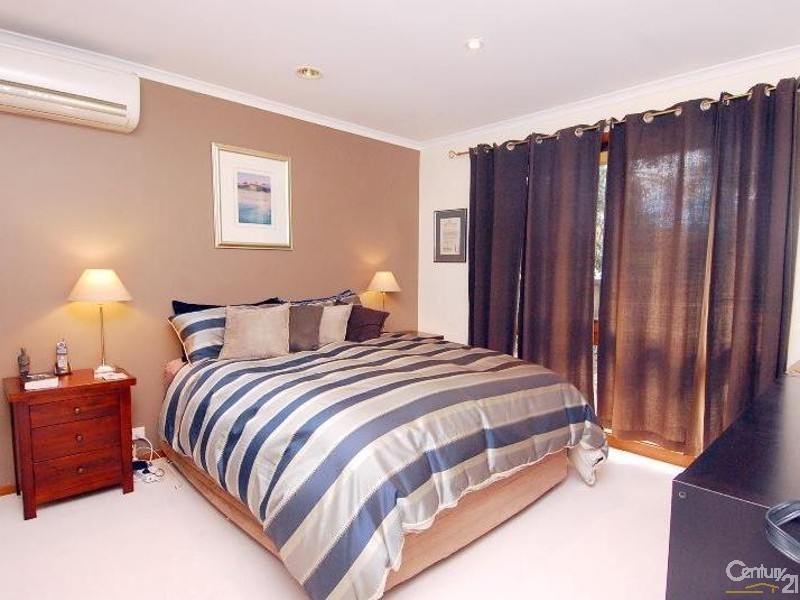 17 Wisteria Cr, Cherrybrook NSW 2126