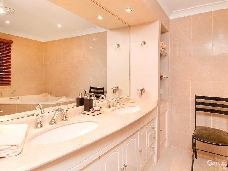 5 Bendtree Way, Castle Hill NSW 2154