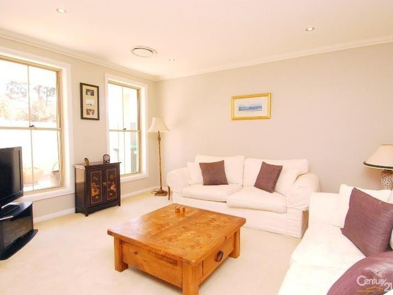 90 Harrington Avenue, Castle Hill NSW 2154