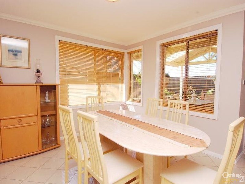 90 Harrington Avenue, Castle Hill NSW 2154