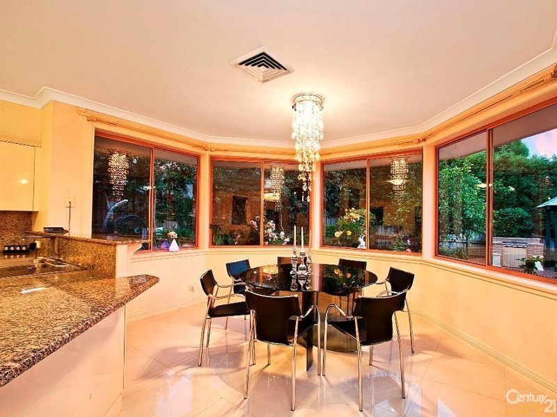 12 Lyneham Place, West Pennant Hills NSW 2125