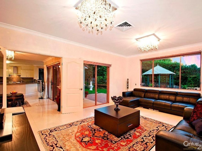 12 Lyneham Place, West Pennant Hills NSW 2125