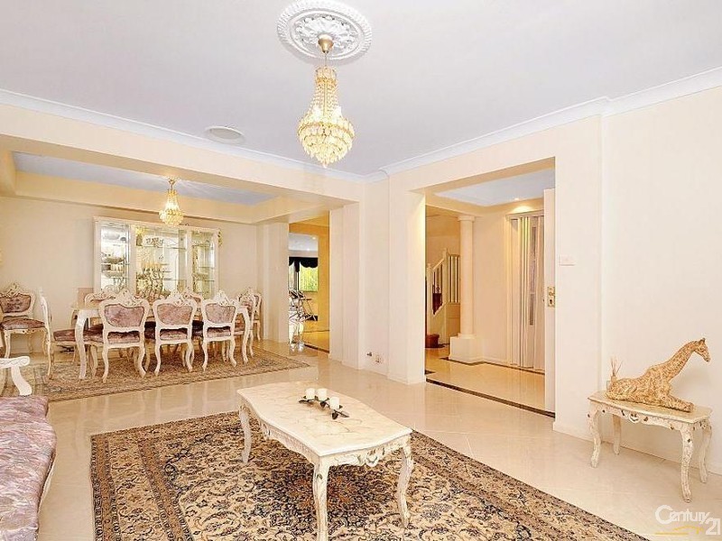 8 Lyndhurst Court, West Pennant Hills NSW 2125
