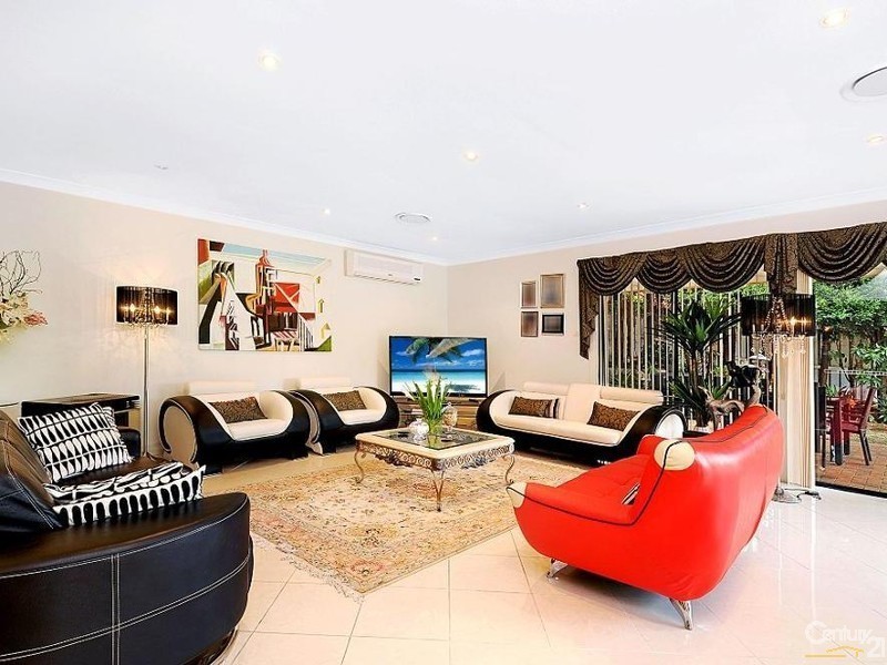 8 Lyndhurst Court, West Pennant Hills NSW 2125