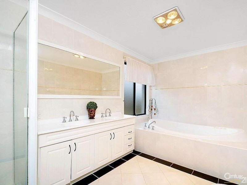 8 Lyndhurst Court, West Pennant Hills NSW 2125