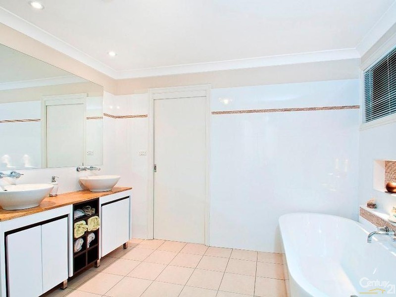 5 Scarborough Close, West Pennant Hills NSW 2125