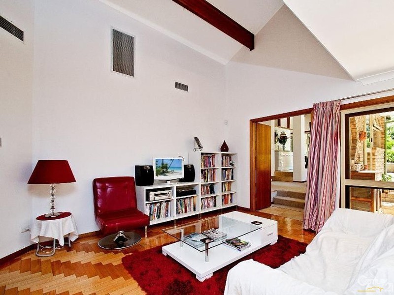 11 Kookaburra Place, West Pennant Hills NSW 2125