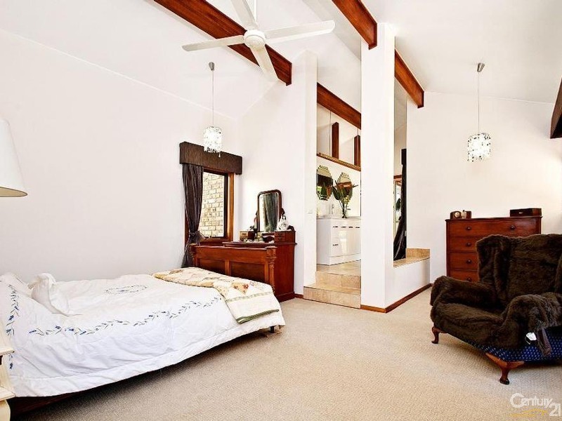 11 Kookaburra Place, West Pennant Hills NSW 2125