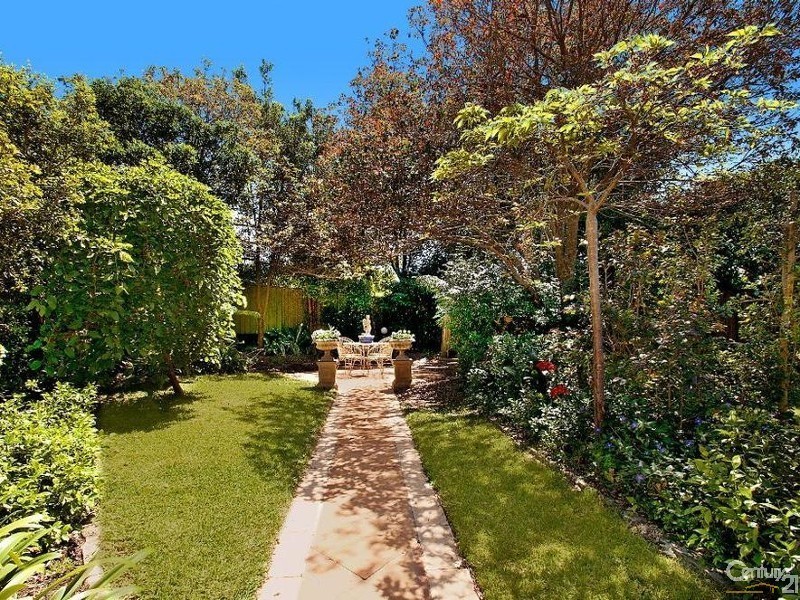 11 Kookaburra Place, West Pennant Hills NSW 2125