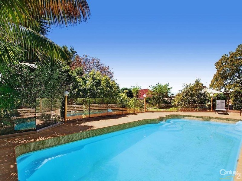 11 Kookaburra Place, West Pennant Hills NSW 2125