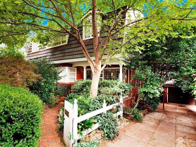 10 Tallgums Avenue, West Pennant Hills NSW 2125