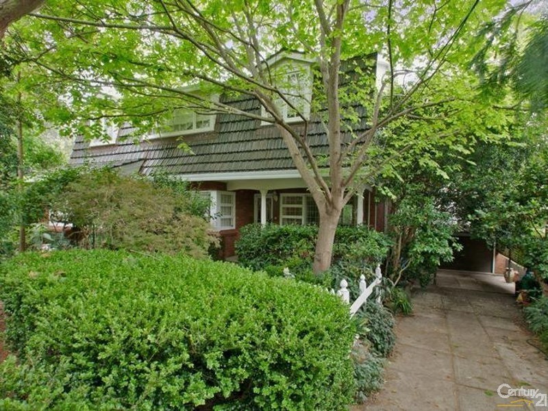 10 Tallgums Avenue, West Pennant Hills NSW 2125