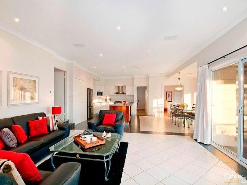 5 Huntingdale Circle, Castle Hill NSW 2154