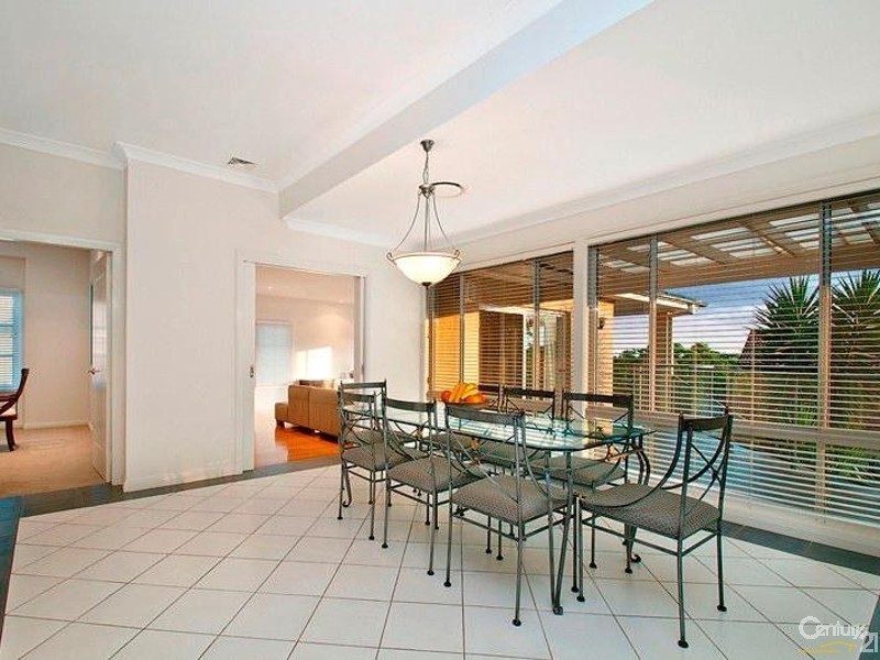 5 Huntingdale Circle, Castle Hill NSW 2154