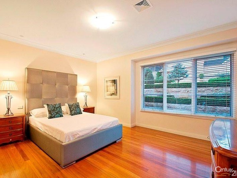 5 Huntingdale Circle, Castle Hill NSW 2154