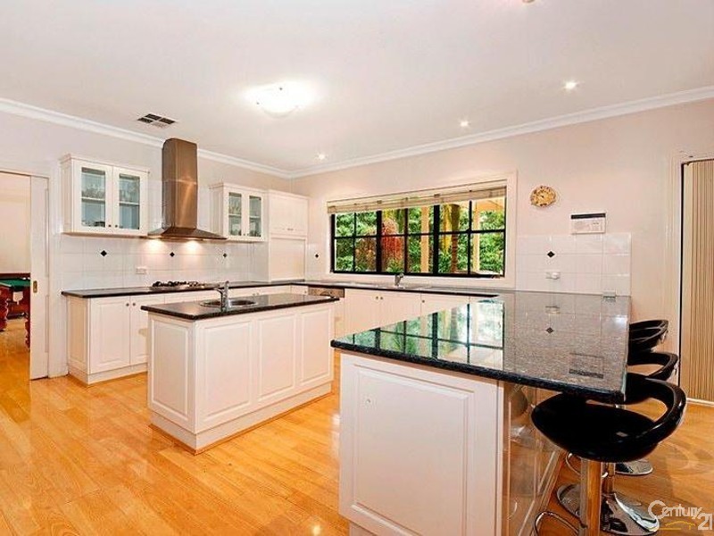 10 Plumtree Court, West Pennant Hills NSW 2125