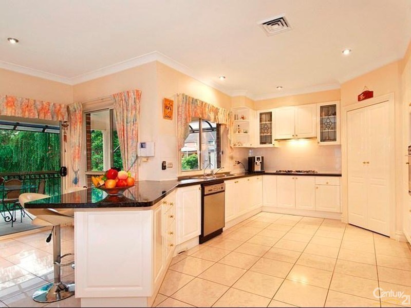 25 Kambah Place, West Pennant Hills NSW 2125