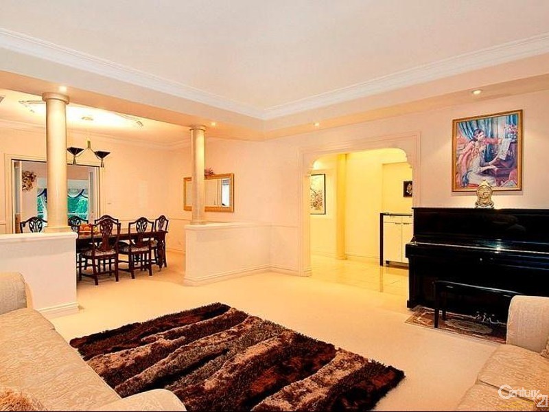 25 Kambah Place, West Pennant Hills NSW 2125