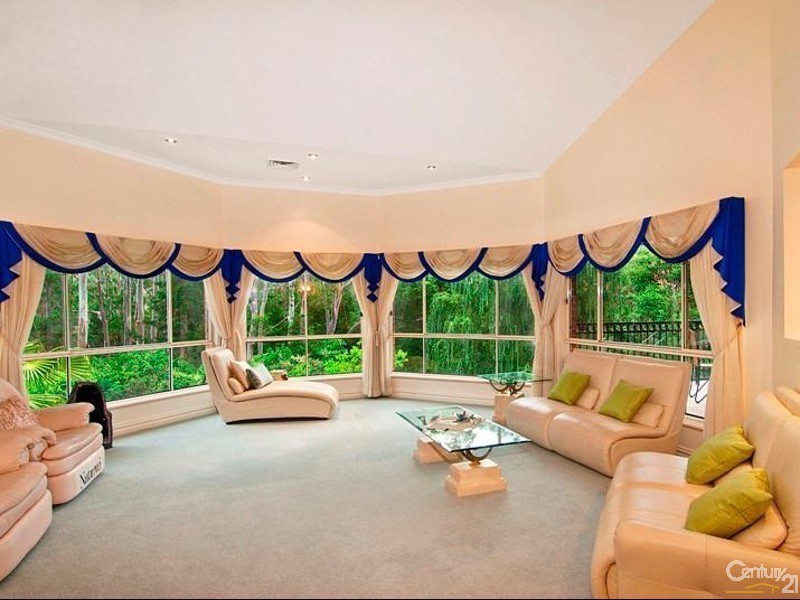 25 Kambah Place, West Pennant Hills NSW 2125