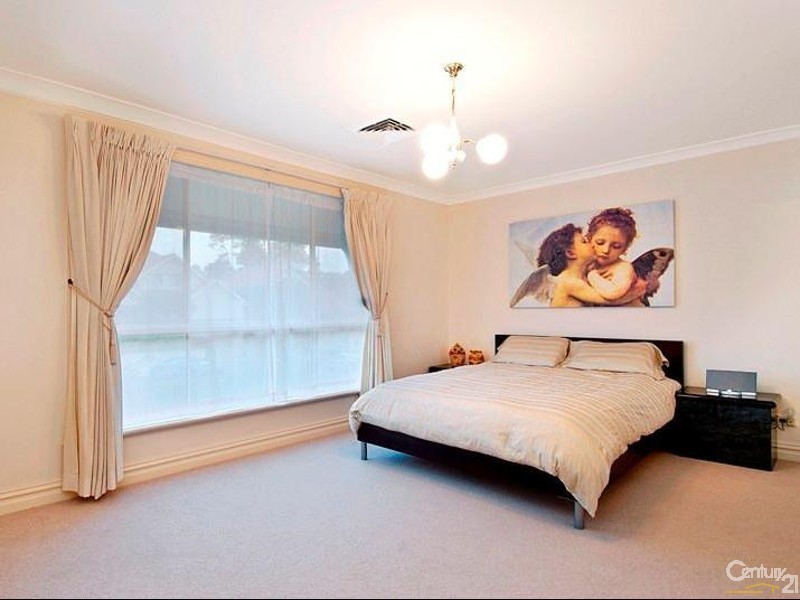 25 Kambah Place, West Pennant Hills NSW 2125