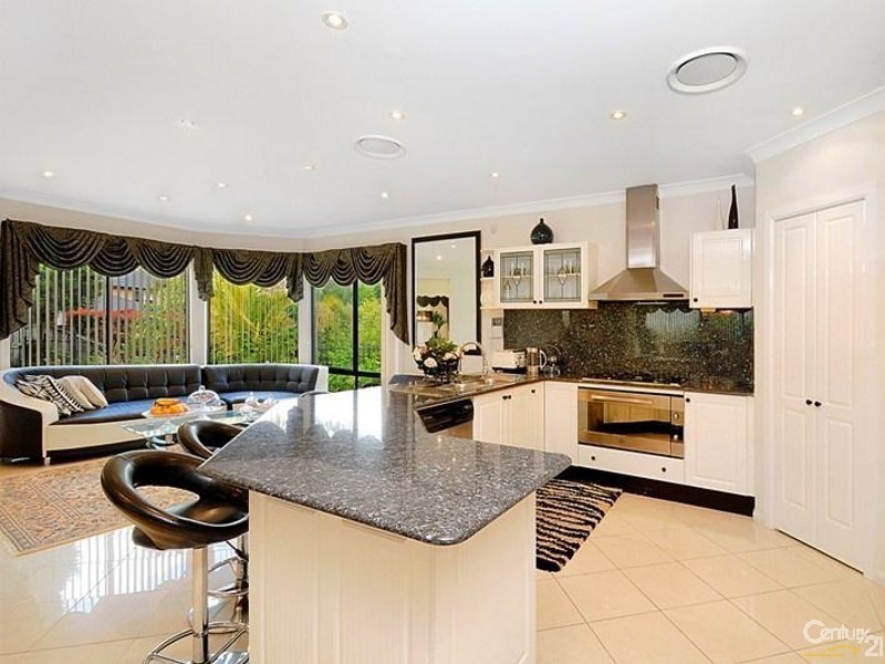 8 Lyndhurst Crt, West Pennant Hills NSW 2125