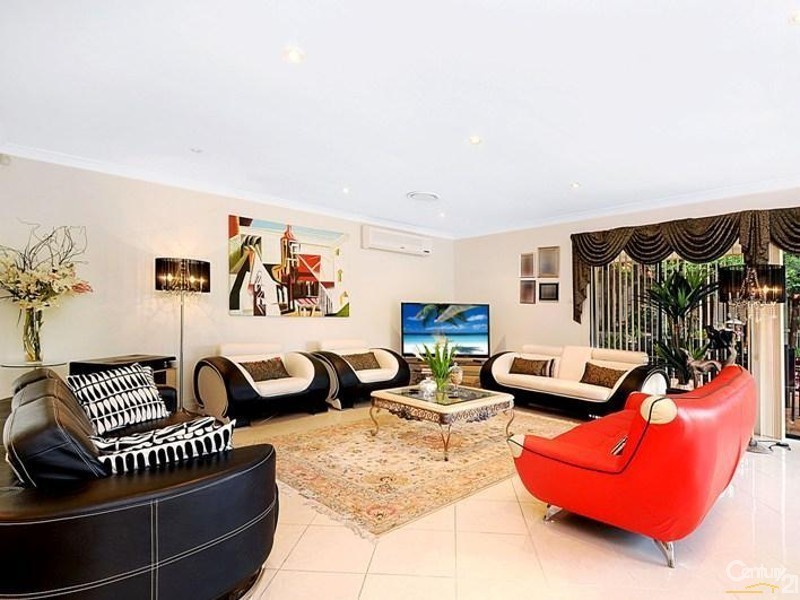 8 Lyndhurst Crt, West Pennant Hills NSW 2125