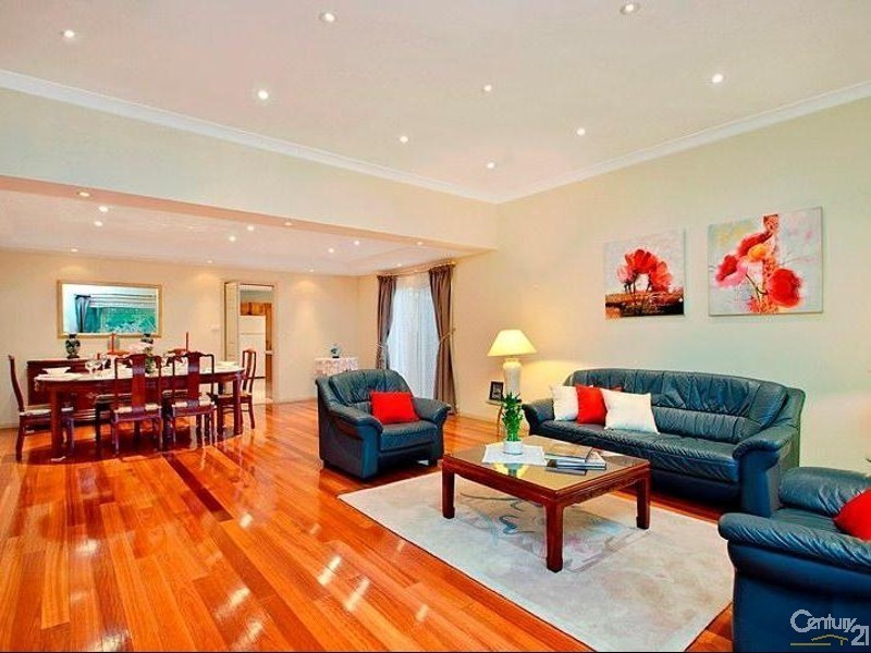 2 Barcham Ct, West Pennant Hills NSW 2125