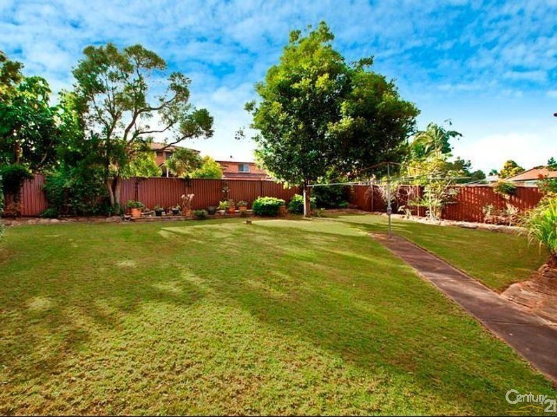 61 Eaton Rd, West Pennant Hills NSW 2125