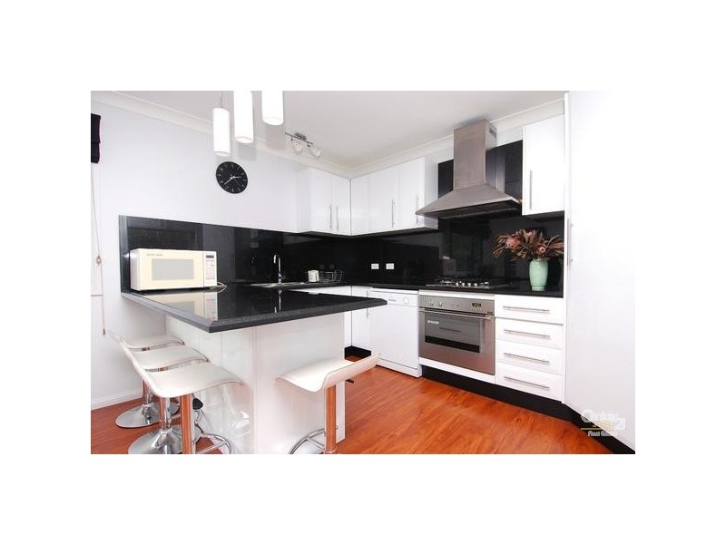 Flat, 8 Shepherds Drive, Cherrybrook NSW 2126