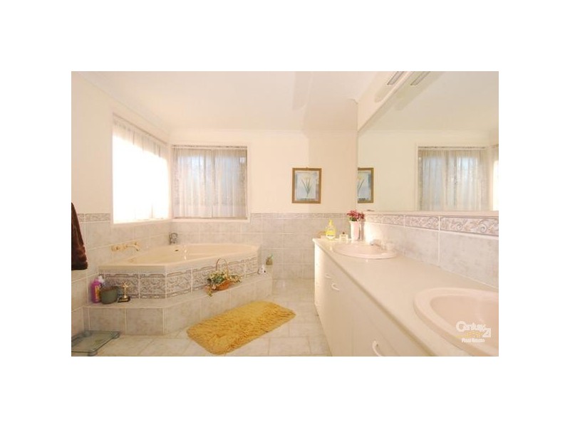 2 Bron Close, West Pennant Hills NSW 2125
