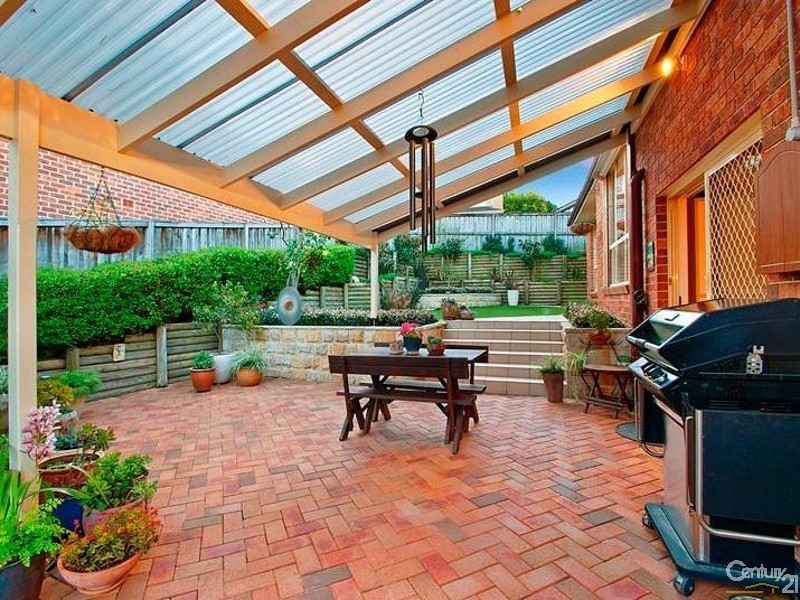 2 Minnamurra Grove, Dural NSW 2158