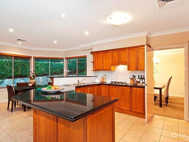 15 Compton Green, West Pennant Hills NSW 2125